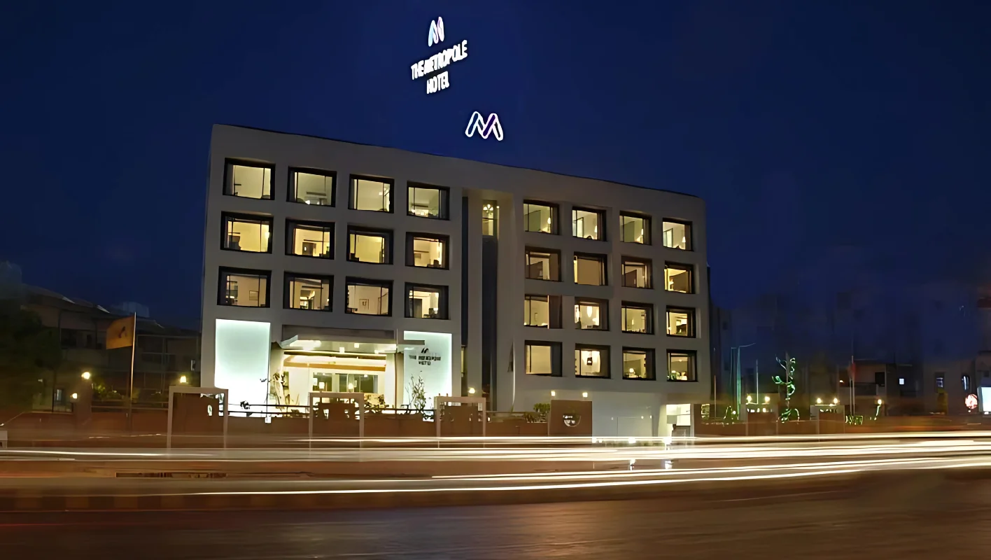 ahmedabad hotels near narendra modi stadium The Metropole Hotel